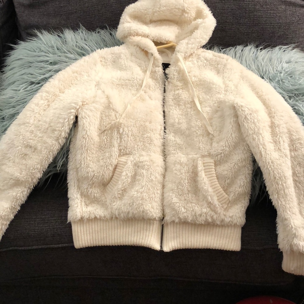 Cozy size medium Empyre zip up❤️